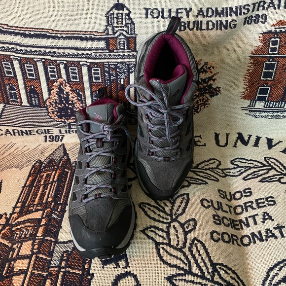 Womens Columbia Crestwood Mid Hiking Boots - Picture 4 of 13